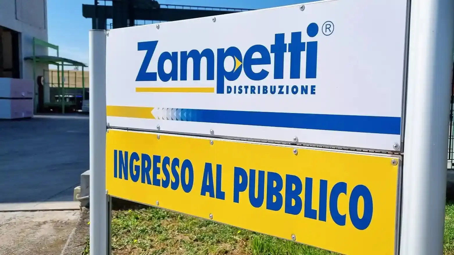 Ingresso Zampetti Distribuzione – Via Casal Bianco 196 Roma Benvenuti in Zampetti Distribuzione
