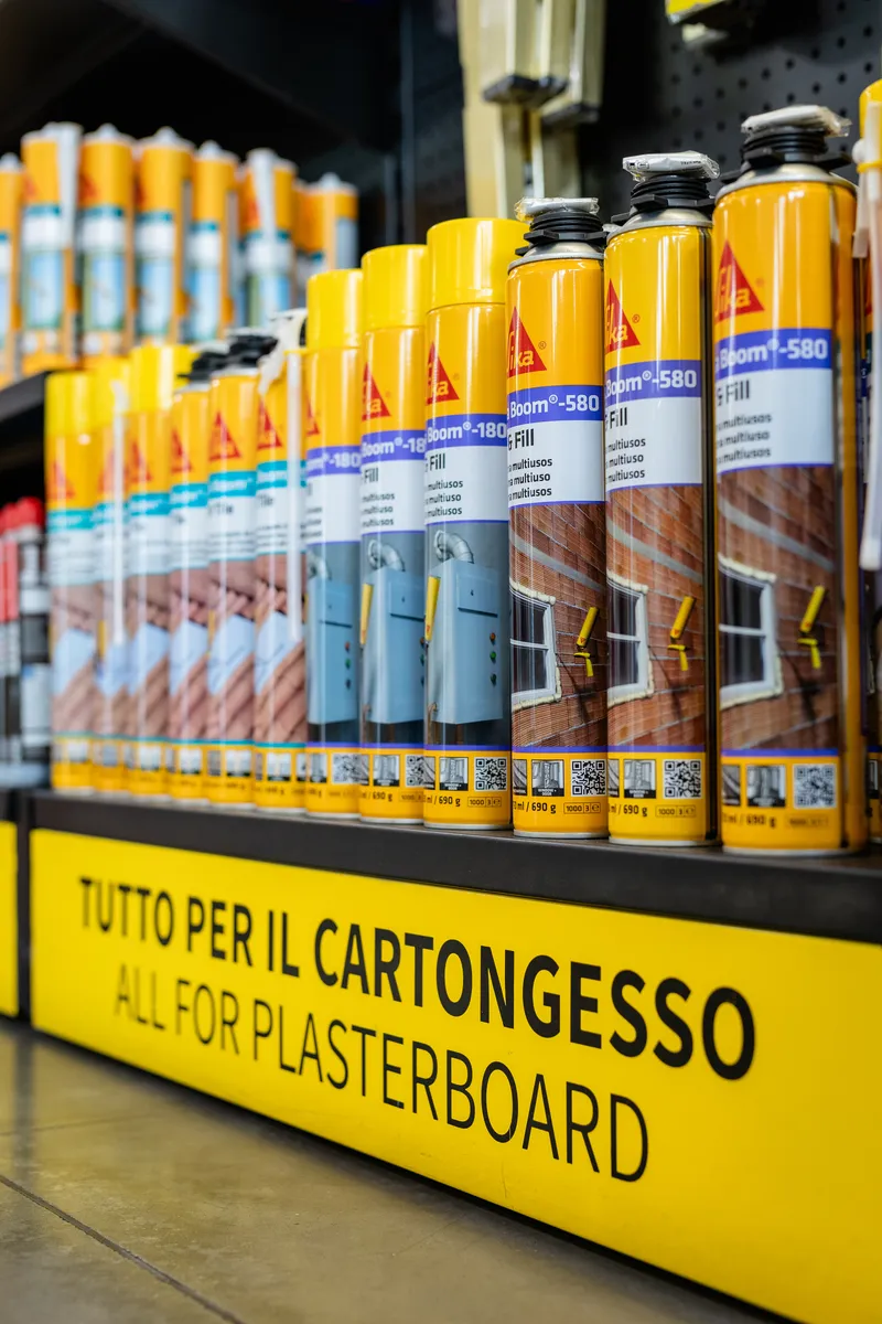 Prodotti Sika per cartongesso in esposizione da Zampetti Distribuzione Roma Sika Boom per cartongesso e costruzioni a secco